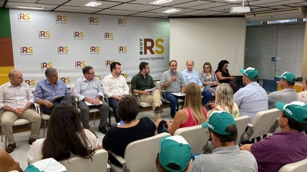 Eduardo Leite trata pontos da pauta da estiagem em reunião com a Fetag