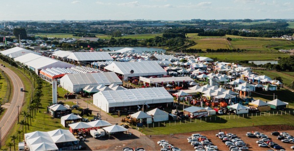 EXPODIRETO> Entidades avaliam importância da feira para equipamentos agrícolas
