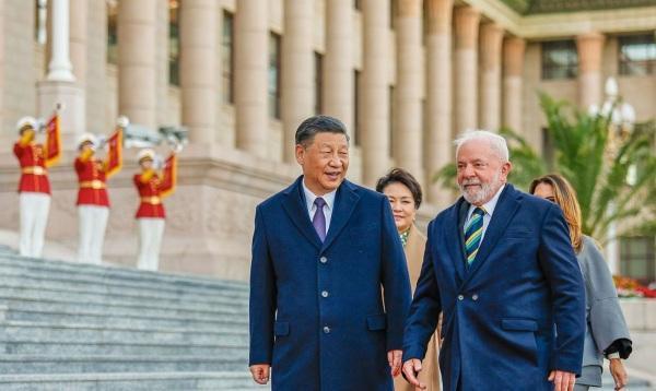 Governos de Brasil e China fecham 15 acordos de parceria em Pequim