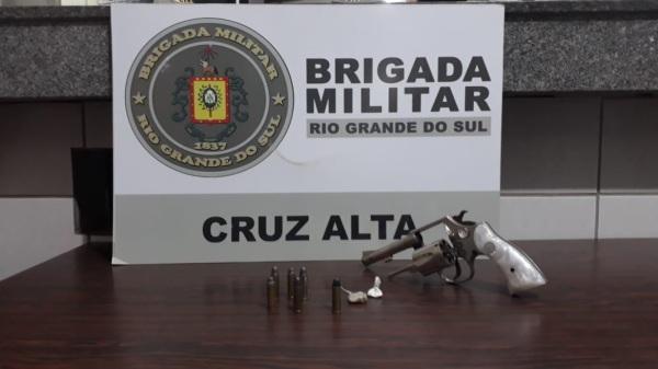 Brigada Militar prende homem por porte ilegal de arma em cruz alta