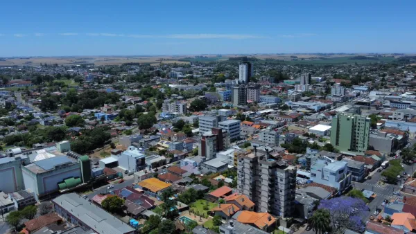 Sexta-feira com sol e nuvens em Cruz Alta ; frio cedo e agradável na tarde