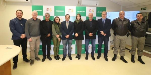 Comitiva Cruz-altense participa de reunião com o secretário de Segurança do RS
