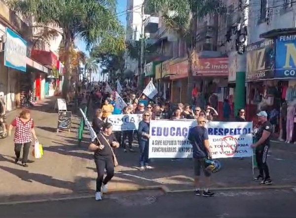 Professores e comunidade realizam Ato Público por Segurança nas Escolas