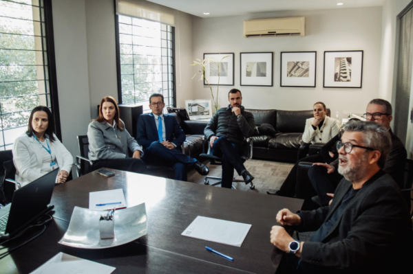Prefeita de Cruz Alta e lideranças tratam sobre projeto da Cruz Monumental