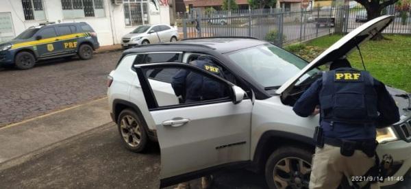 Em Panambi a PRF recupera veículo roubado no Rio de Janeiro