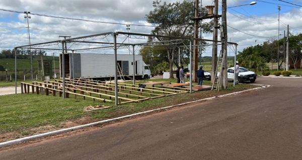 XVI Fenatrigo começa a montar estruturas no parque; conheça o valor da entrada