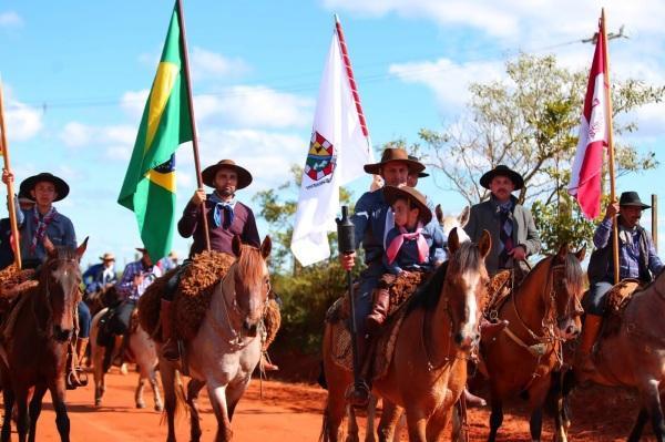 FOI NO VINTE DE SETEMBRO: Aberta a semana farroupilha em Cruz Alta