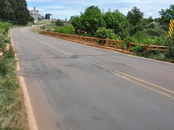 Cabeceira da ponte sobre o Passo Novo saída para Ibirubá está com afundamento