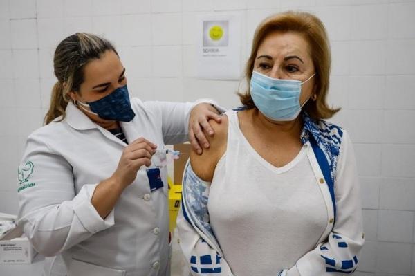 RS recebe 441,5 mil doses de vacinas contra Covid-19 nesta sexta-feira