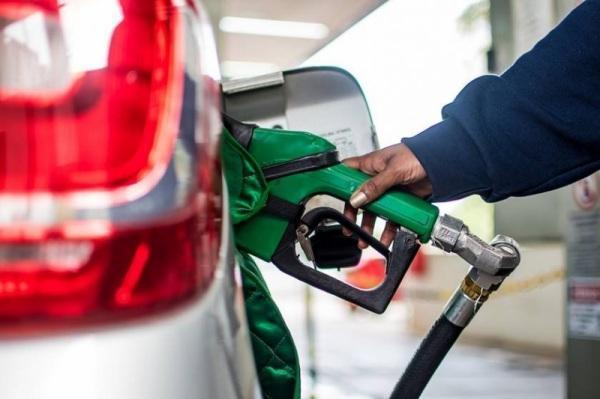 Petrobras anuncia redução de R$ 0,18 na gasolina para distribuidoras