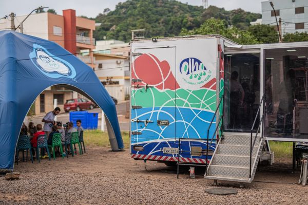 Corsan realiza exposição Olho d’Água na Praça Érico Veríssimo até sábado