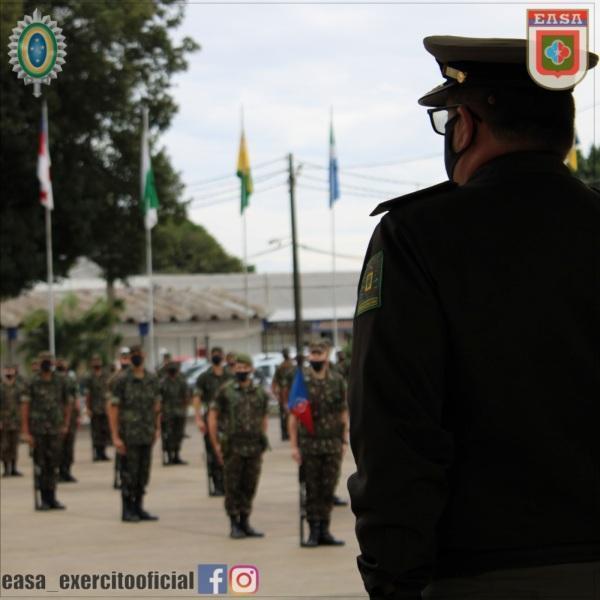 EASA entrega Medalha Exército Brasileiro e do Diploma de Colaborado Eméritor 