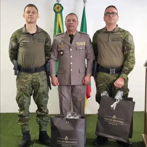 PARABÉNS!>Tenente Hochmuller é homenageado pelos 35 anos na Brigada Militar