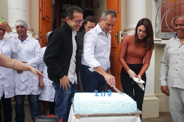 CRUZ ALTA 203 ANOS> Restaurante Popular celebra com bolo e música 