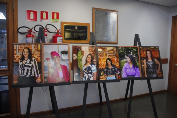 Exposição Retratos de Resiliência está na Fórum de Cruz Alta até quarta-feira