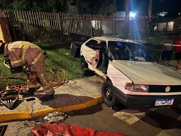 Grave acidente resulta em 03 feridos no centro de Cruz Alta