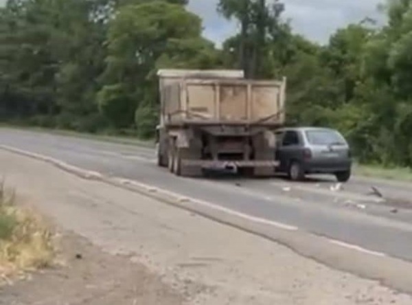 DE ACIDENTE A QUEDA>  Corsa sofre novos danos na BR-158 em Cruz Alta