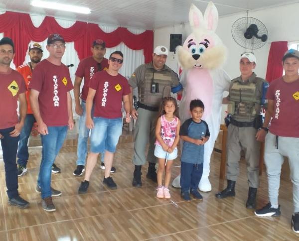 Grupo Otopatamar e Brigada na Páscoa Solidária na Vila Rancho em Cruz Alta