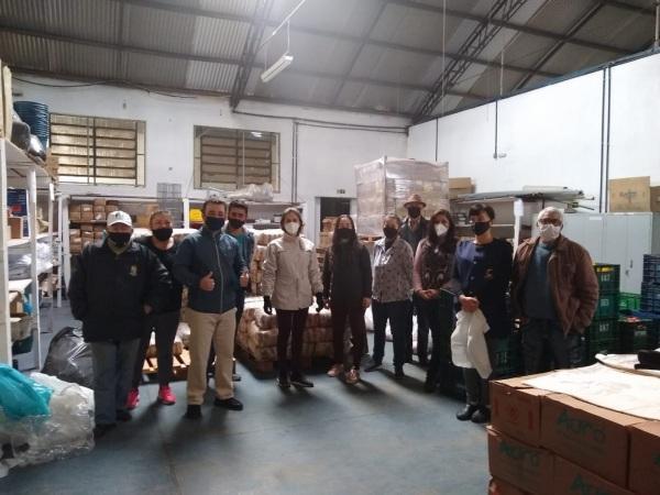 Secretaria Municipal de Educação distribui Kits de alimentação em Cruz Alta