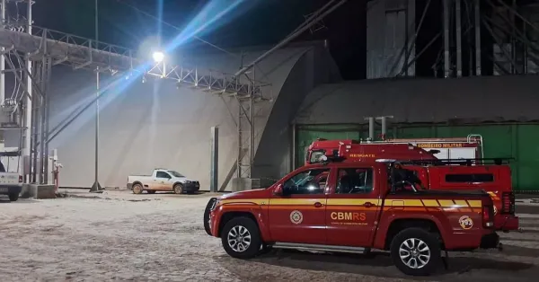 TAPERA>Bombeiros mobilizam buscas a trabalhador soterrado em armazém de grãos