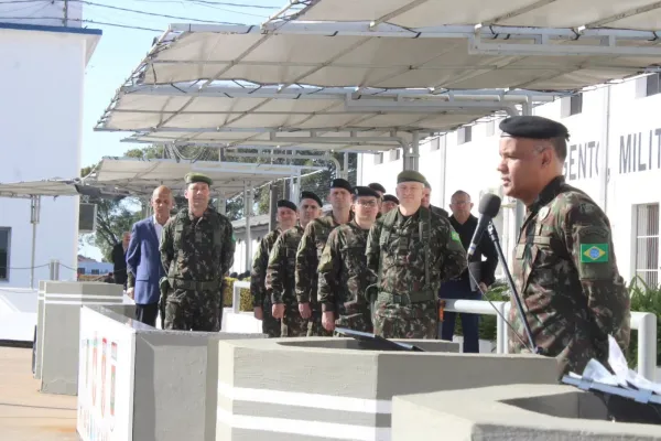 EASA homenageia veteranos em cerimônia militar em Cruz Alta