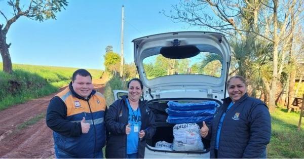 Defesa civil e Cras Um lugar ao Sol realizam entrega de kits de alimentos