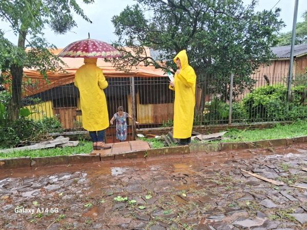 Coordenadoria de Habitação está visitando famílias atingidas por temporal 