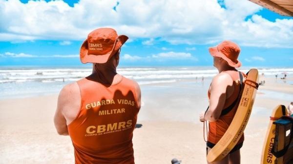 Bombeiros divulgam balanço dos primeiros 30 dias da Operação RS Verão Total