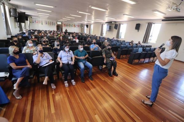 Educação de Cruz Alta promoveu curso de formação de gestores na EASA