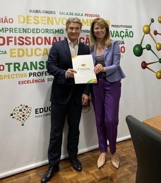 Comung entrega ao legislativo propostas para a educação superior no RS