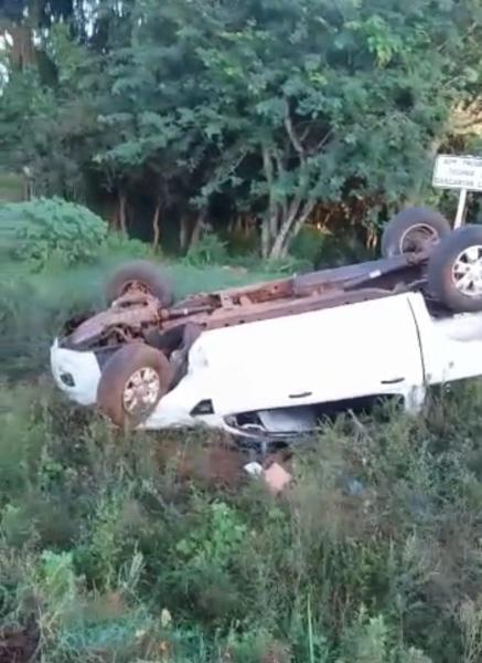 Caminhonete capota no sábado após ponte da Acelino Flores em Cruz Alta 