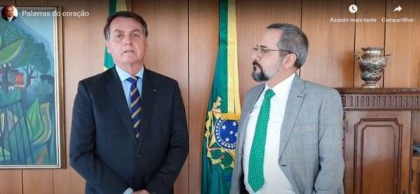 Ministro da Educação Abraham Weintraub anuncia saída do cargo