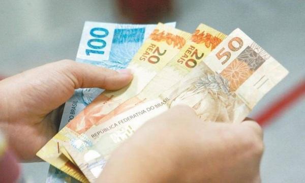 Salário mínimo do brasileiro deverá chegar a R$ 1.087 em 2021