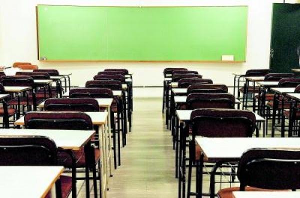 Educadores se reúnem em Cruz Alta para debater sobre adesão à Greve