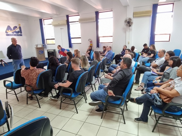 FIM DE ANO> Prefeitura e ACI realizam reunião com lojistas para alinhar ações 