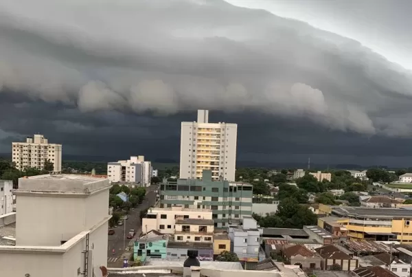 CRUZ ALTA | Rajadas de até 83 km/h atingem município e deixam bairros sem luz