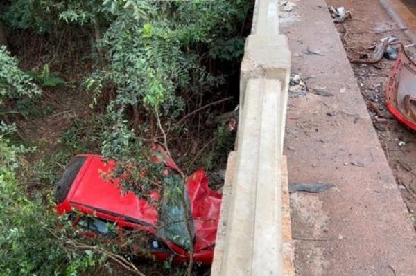 Condutor morre e mulher fica em estado grave após colisão frontal na RS-155