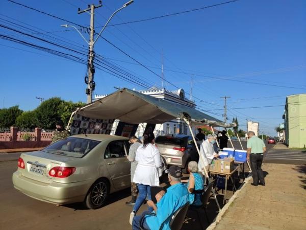 Drive Thru de vacinação contra a Covid-19 será realizado neste sábado