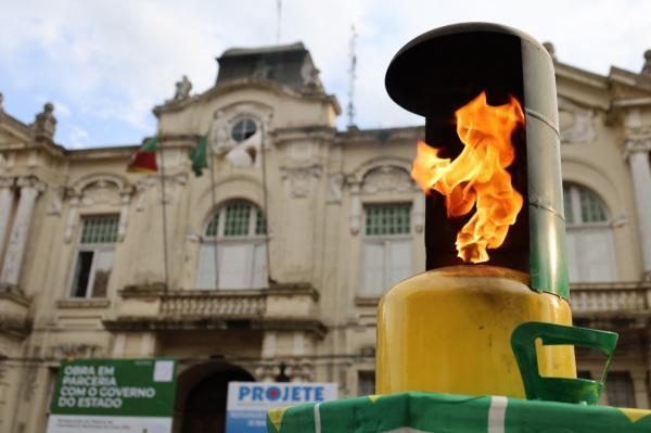 Fogo simbólico da Pátria passará por Cruz Alta nesta segunda-feira