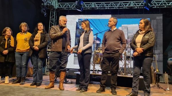 CCGL doa uma tonelada de leite em pó para a assistência social de Cruz Alta