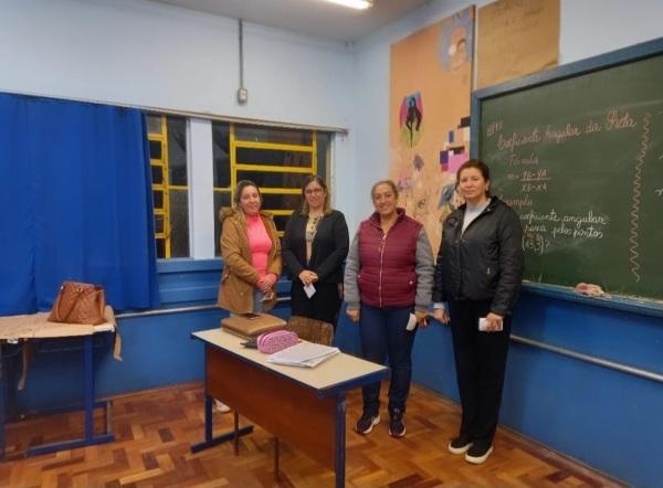 Pólo da UAB de Cruz Alta divulga o seu vestibular em escolas de ensino médio