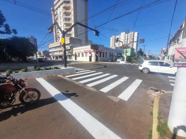 Empresa especializada segue melhorando a sinalização viária de Cruz Alta