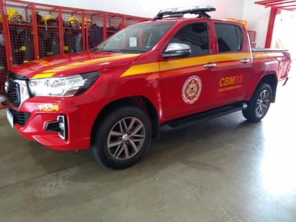  O Corpo de Bombeiros de Cruz Alta, recebeu o veículo Toyota