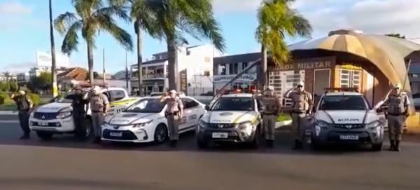 Policiais Militares de Cruz Alta prestam homenagem póstuma a policial morto 