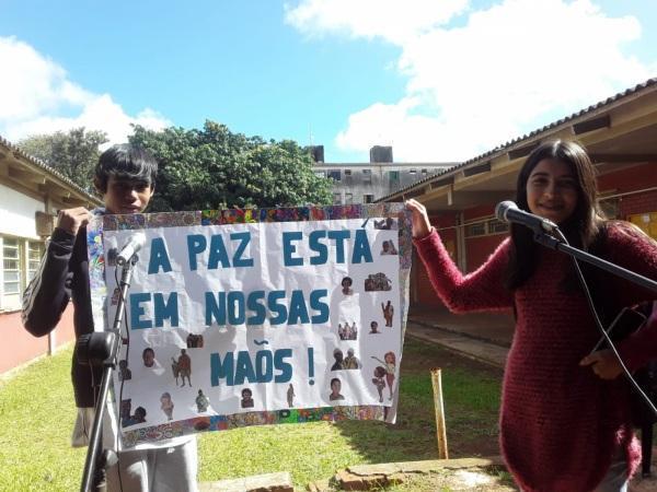 Escolas de Cruz Alta promovem atos pela paz na quinta-feira