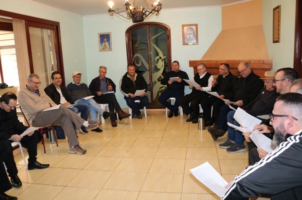 Presbíteros da Diocese de Cruz Alta se Reúnem para Reflexão e Confraternização