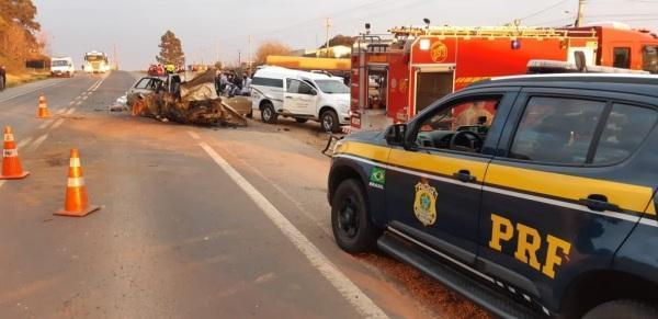 Acidente entre carro e ambulância deixa duas pessoas mortas em Rosário do Sul