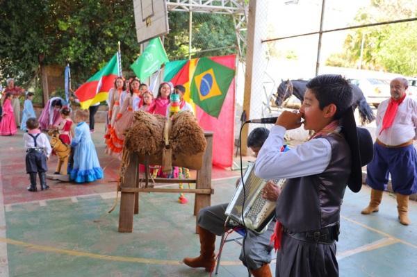 Mais duas escolas receberam o projeto Chama crioula vai à Escola