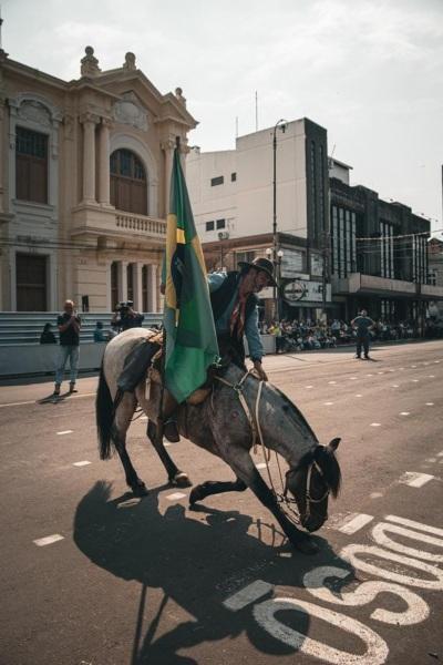Cruz-Altenses celebram o 20 de Setembro com desfile solidário no feriado