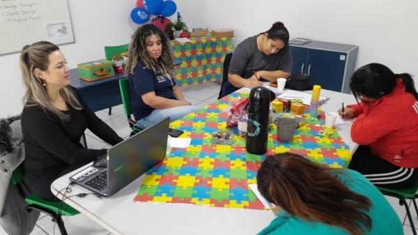 Acolhe Mãe dá suporte para familiares do Centro Acolher e TeaAcolhe